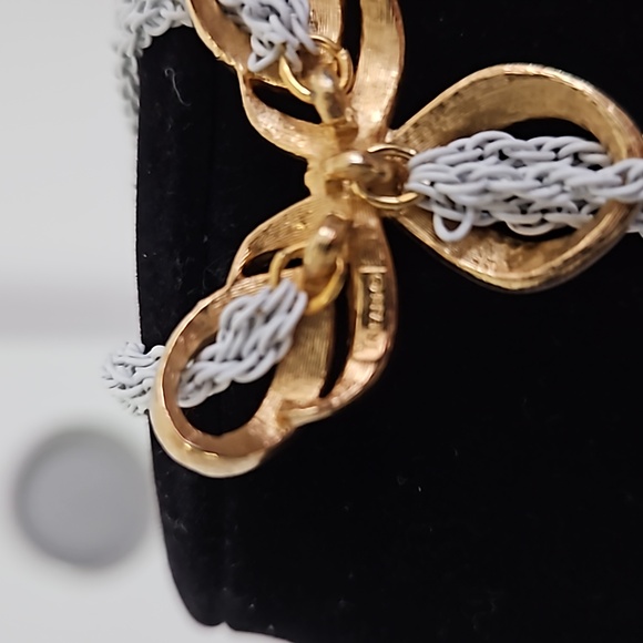 Vintage Crown Trifari Necklace/Earrings Set - Picture 9 of 9